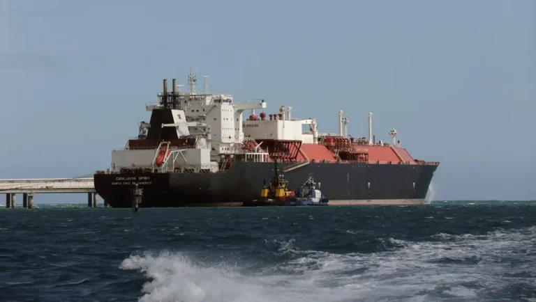 LNG carrier vessel alongside